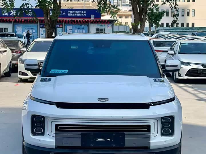 Фото 2 - Geely Icon