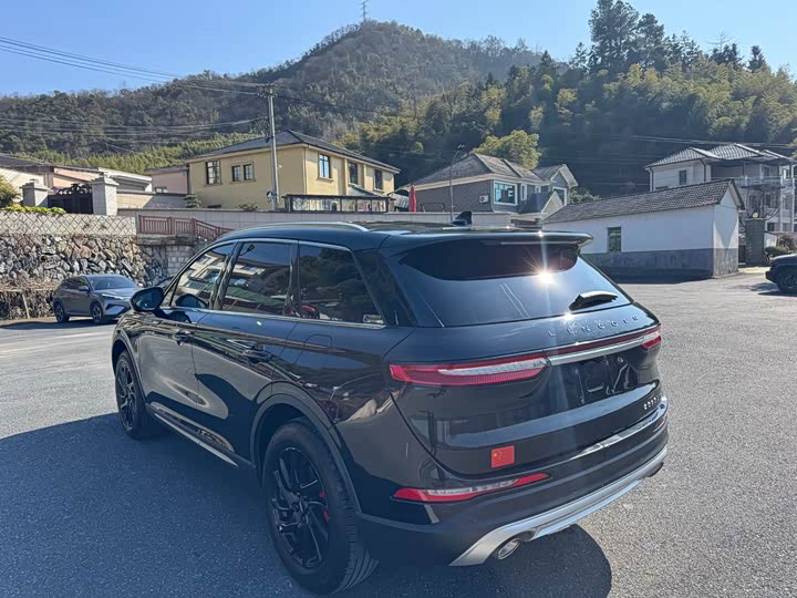 Фото 6 - Lincoln Corsair