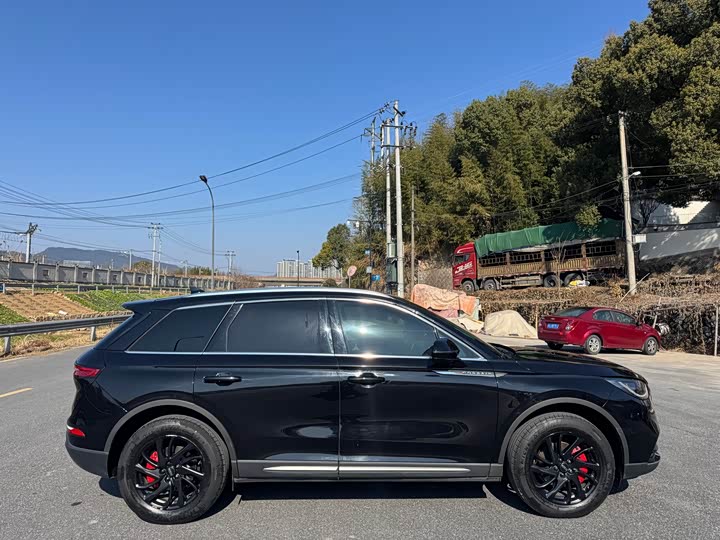 Фото 7 - Lincoln Corsair