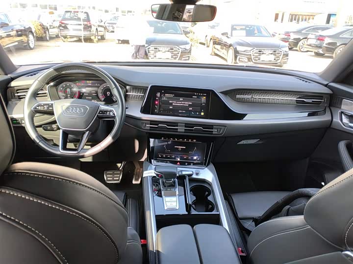 Фото 9 - Audi Q6