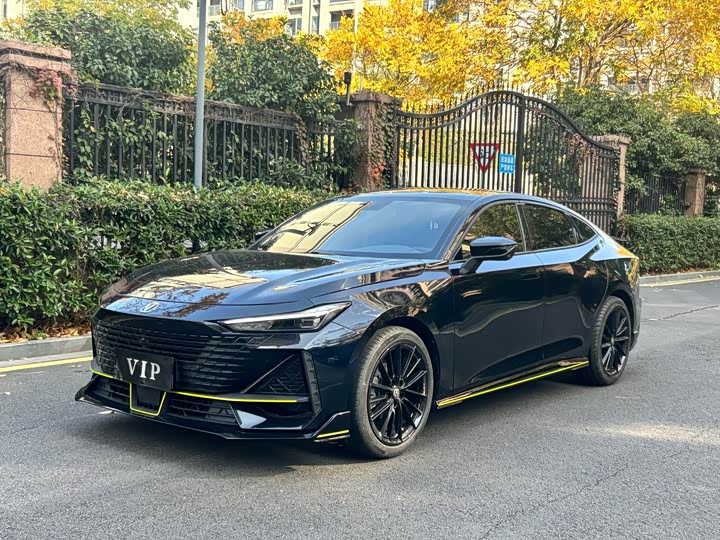 Фото 1 - Changan UNI-V