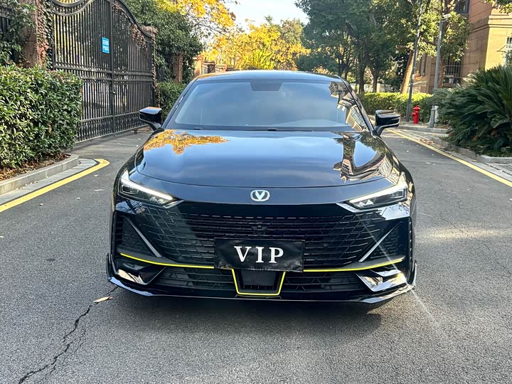 Фото 2 - Changan UNI-V