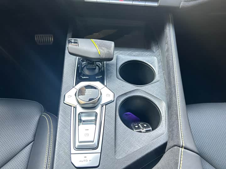 Фото 5 - Changan UNI-V