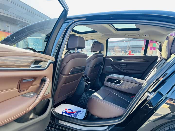 Фото 6 - BMW 5 Series