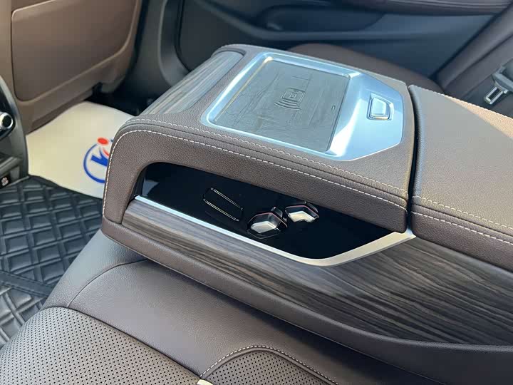 Фото 9 - BMW 5 Series