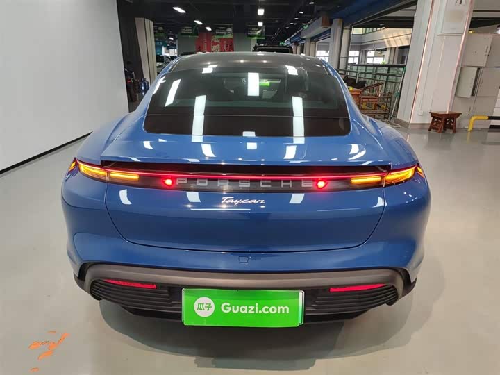 Фото 6 - Porsche Taycan