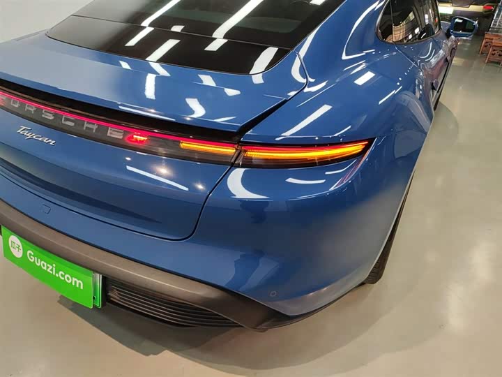 Фото 8 - Porsche Taycan