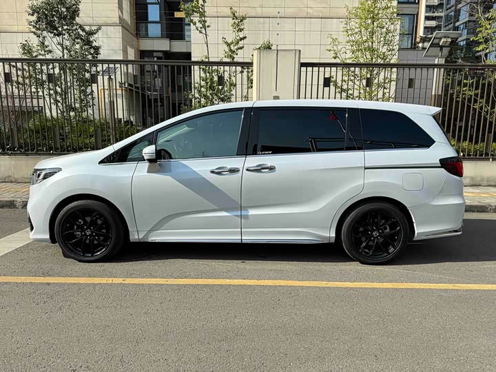 Фото 5 - Honda Odyssey