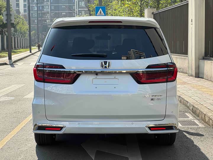 Фото 8 - Honda Odyssey