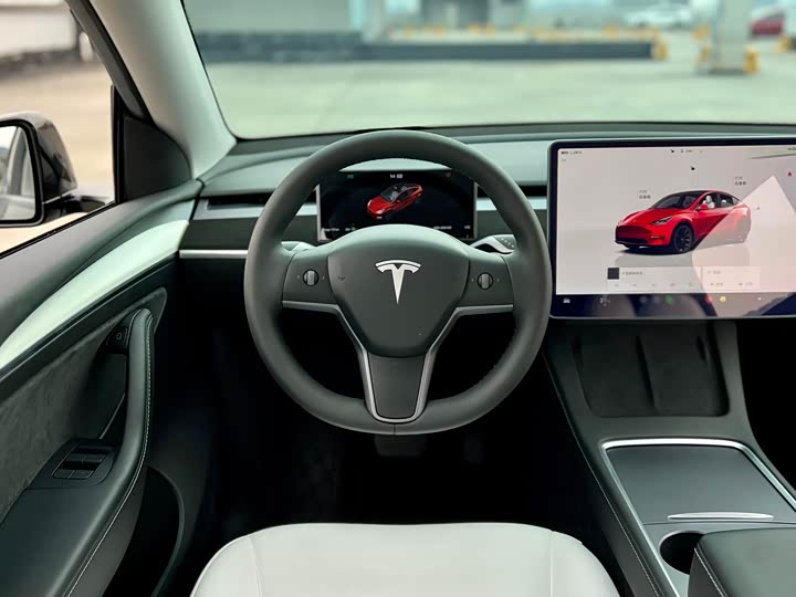 Фото 9 - Tesla Model Y