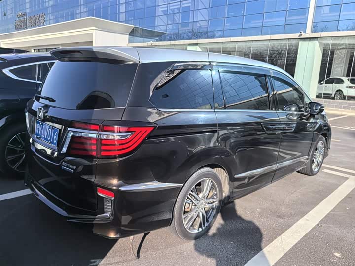 Фото 5 - Honda Elysion