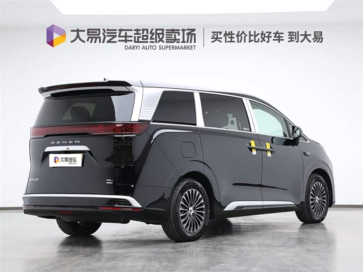 Фото 3 - Denza D9