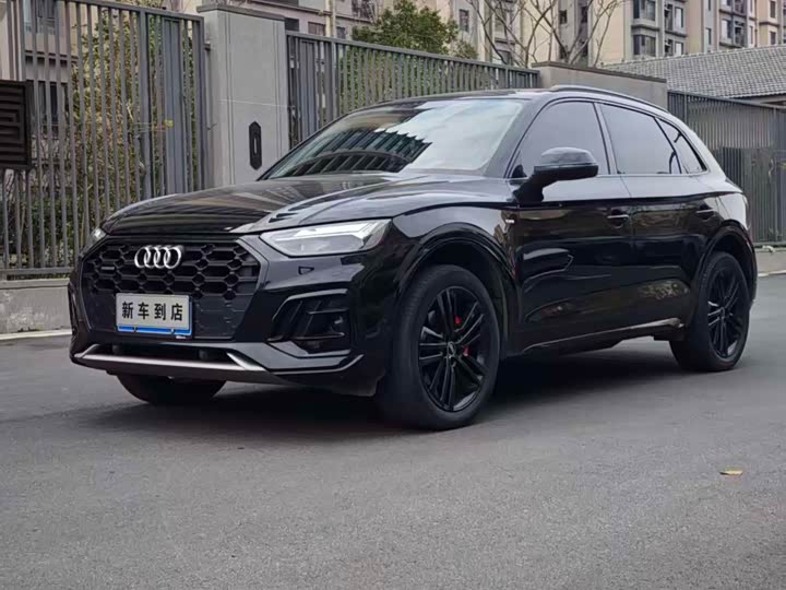 Фото 1 - Audi Q5L