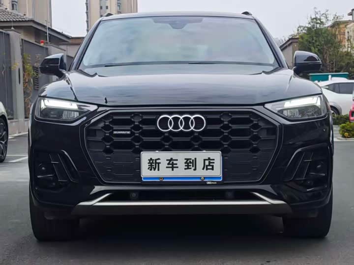 Фото 2 - Audi Q5L