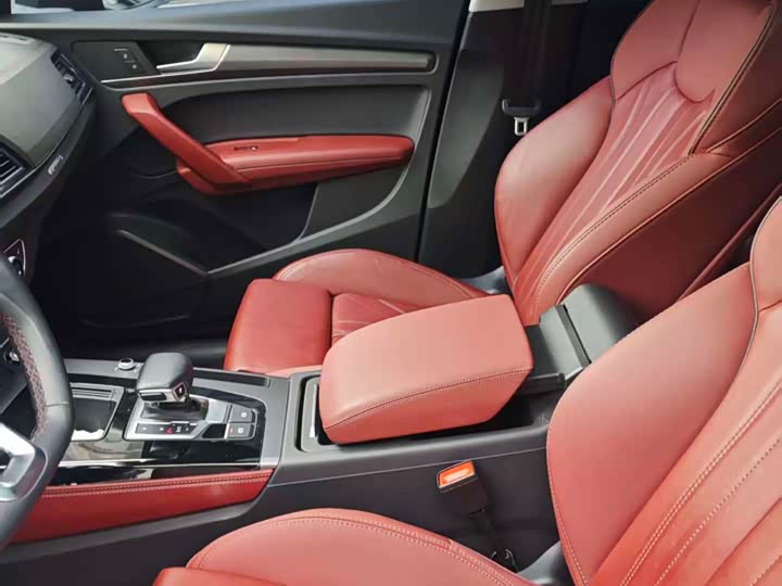 Фото 4 - Audi Q5L