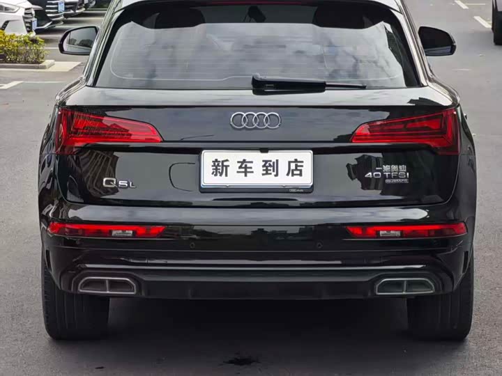 Фото 9 - Audi Q5L