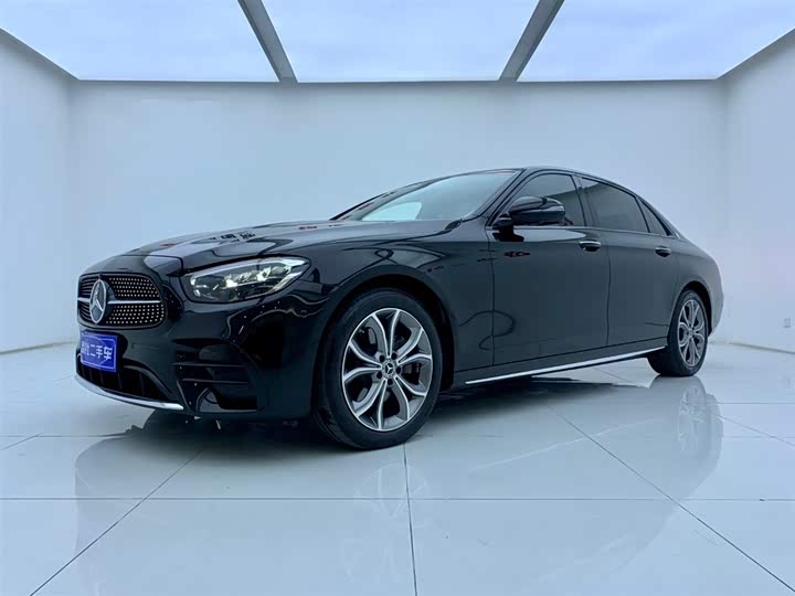 Фото 1 - Mercedes-Benz E-Class