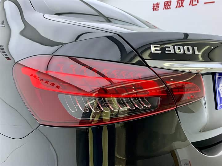 Фото 8 - Mercedes-Benz E-Class