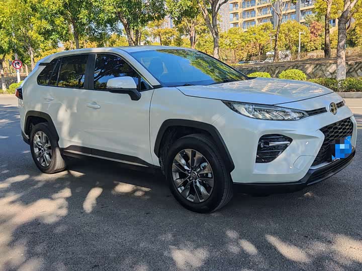 Фото 3 - Toyota Wildlander