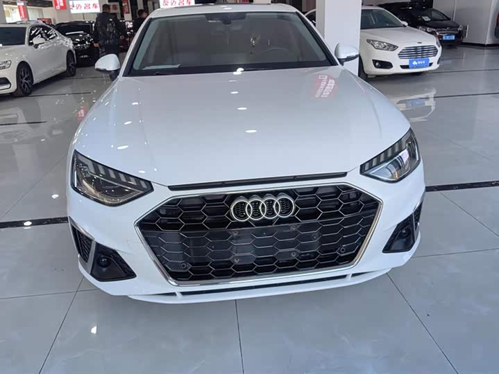 Фото 2 - Audi A4L