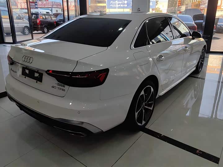 Фото 3 - Audi A4L