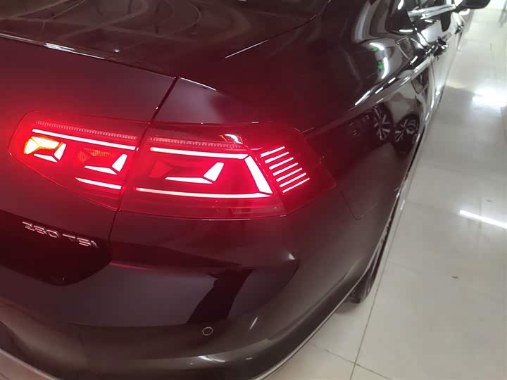 Фото 8 - Volkswagen Magotan