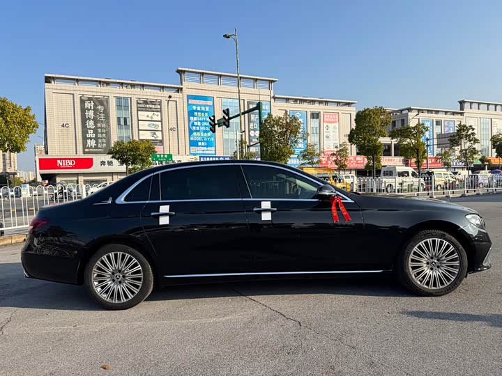 Фото 8 - Mercedes-Benz E-Class