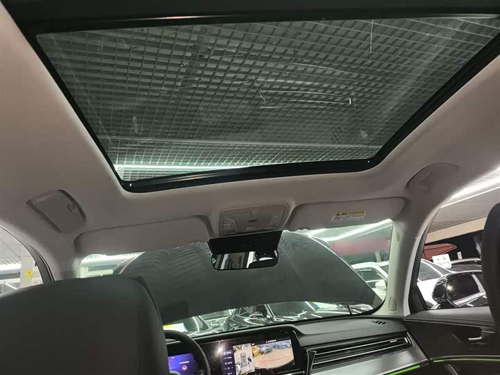 Фото 8 - Hongqi HS5