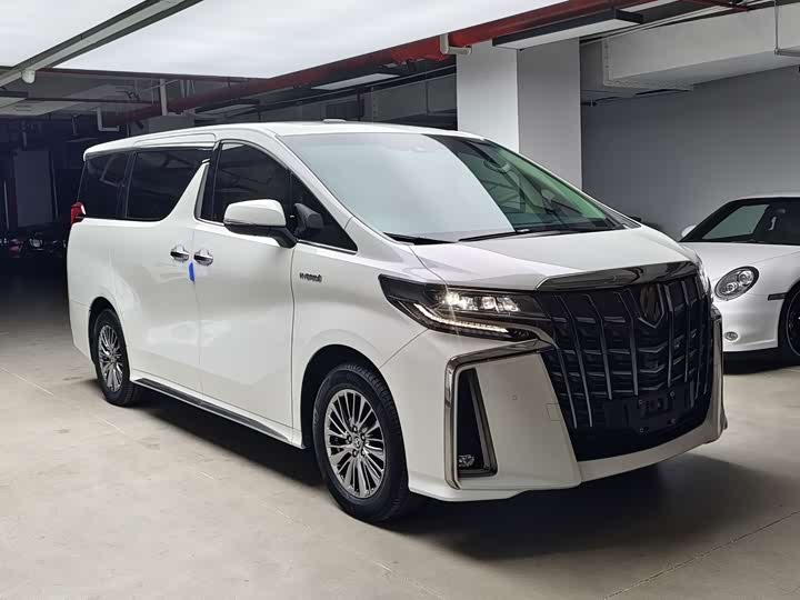 Фото 3 - Toyota Alphard