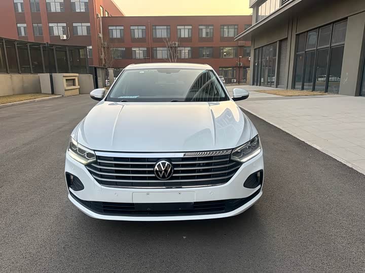 Фото 2 - Volkswagen Lavida