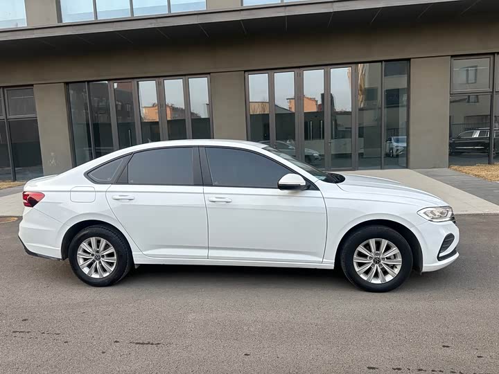 Фото 4 - Volkswagen Lavida