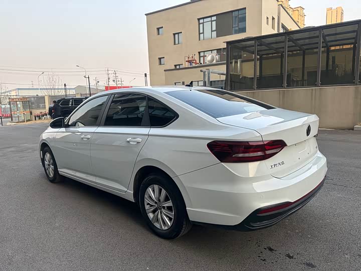 Фото 7 - Volkswagen Lavida