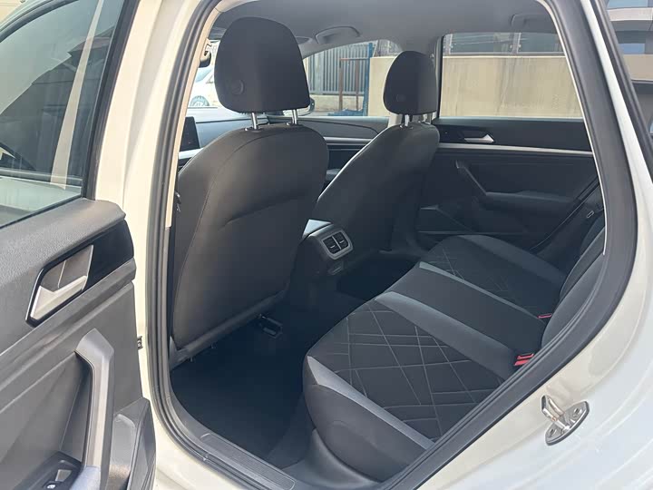 Фото 8 - Volkswagen Lavida