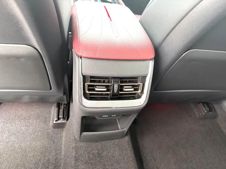 Фото 7 - Hongqi H5