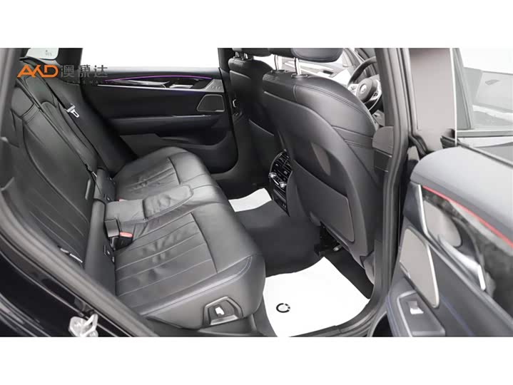 Фото 8 - BMW 6 Series GT