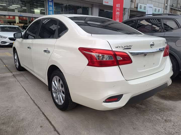 Фото 4 - Nissan Sylphy