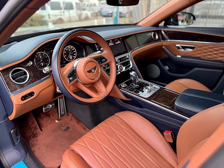 Фото 5 - Bentley Flying Spur