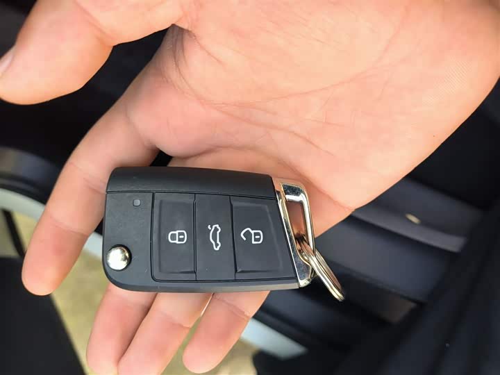 Фото 9 - Volkswagen T-Roc