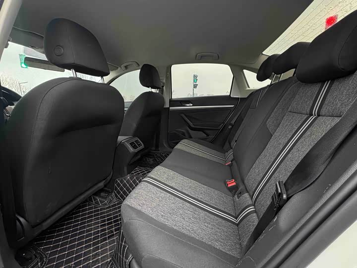 Фото 9 - Volkswagen Lavida