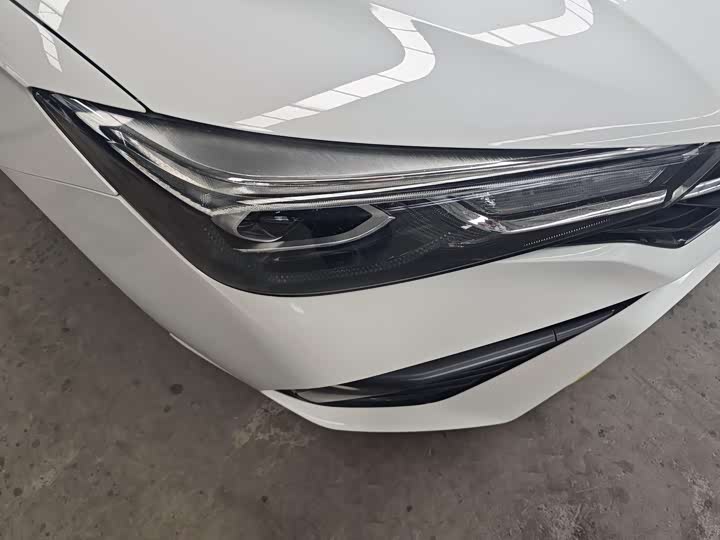 Фото 5 - Roewe i5