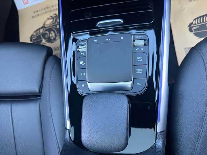 Фото 9 - Mercedes-Benz GLB-Class