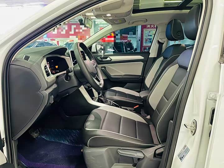 Фото 7 - Volkswagen T-Roc