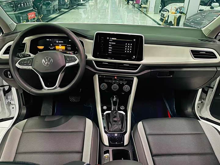 Фото 8 - Volkswagen T-Roc