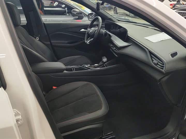 Фото 8 - Buick Verano