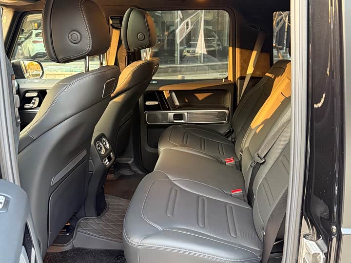 Фото 8 - Mercedes-Benz G-Class