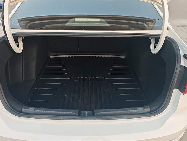 Фото 4 - Volkswagen Lavida