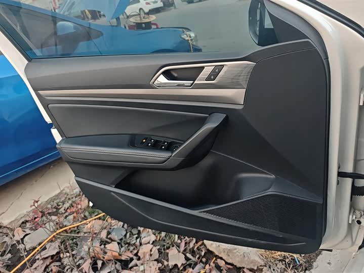 Фото 7 - Volkswagen Lavida