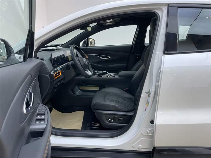 Фото 9 - Changan UNI-T