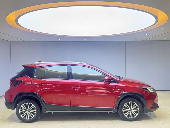 Фото 7 - Toyota Yaris L Hatchback