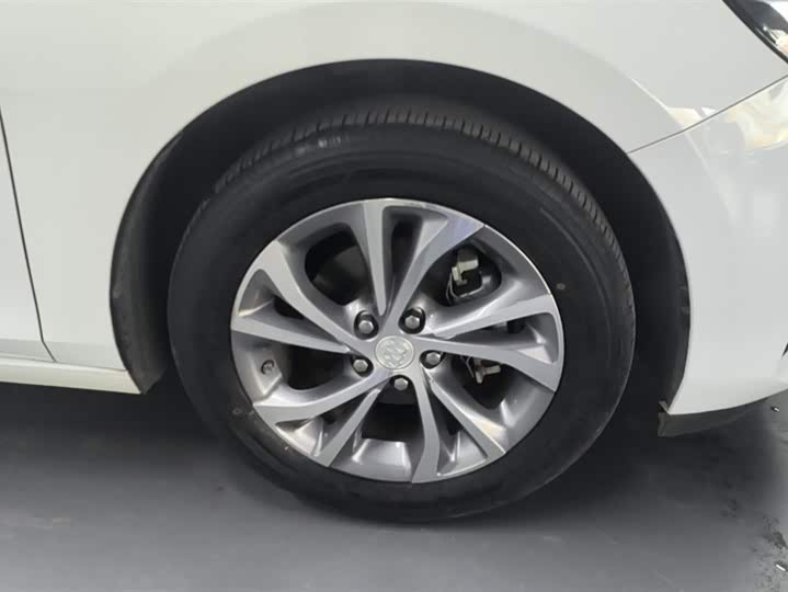 Фото 6 - Buick Verano